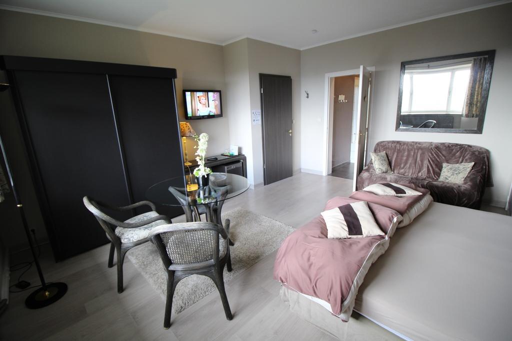 Les Alisiers Hotel Nadrin Стая снимка