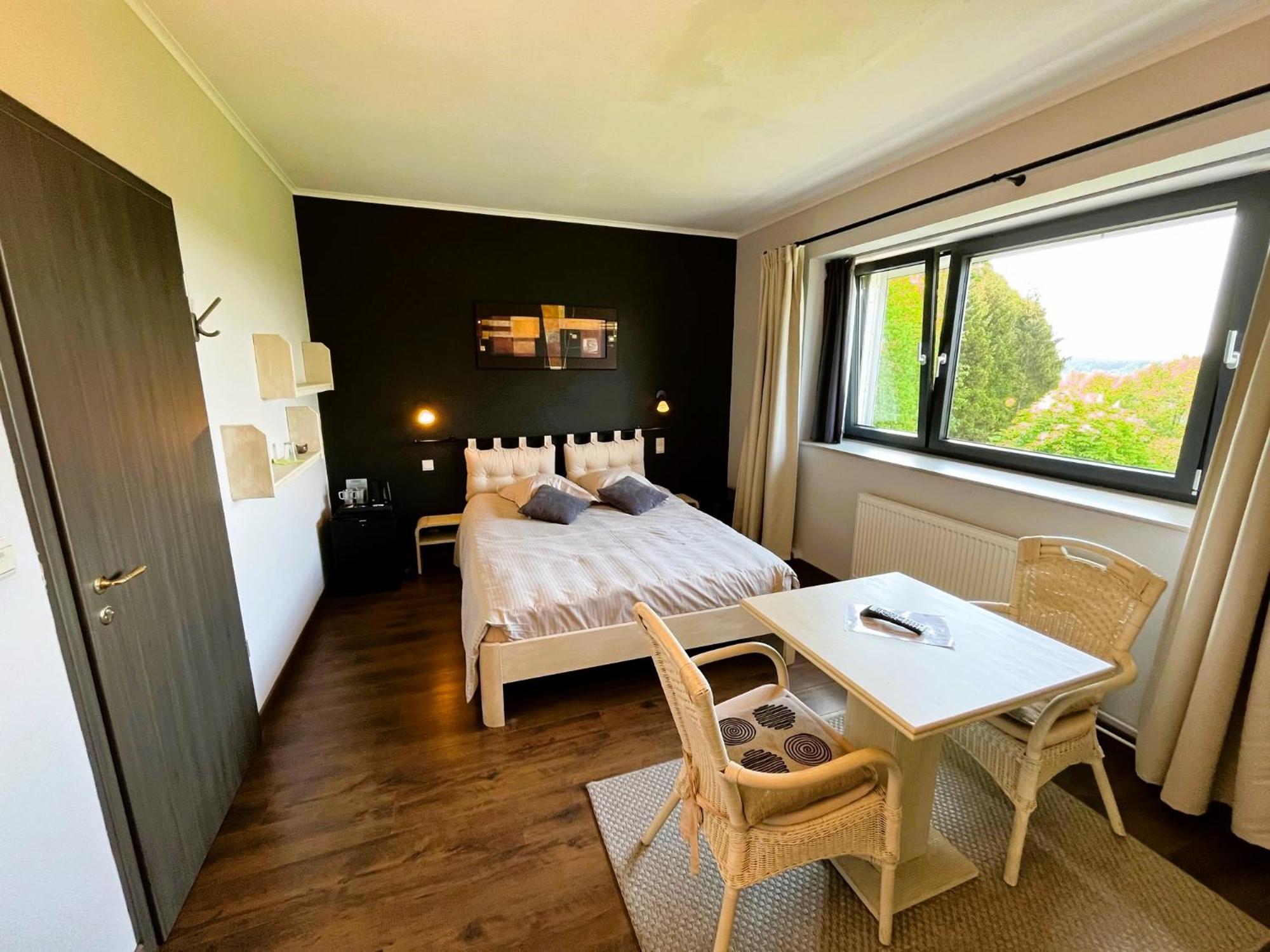Les Alisiers Hotel Nadrin Екстериор снимка