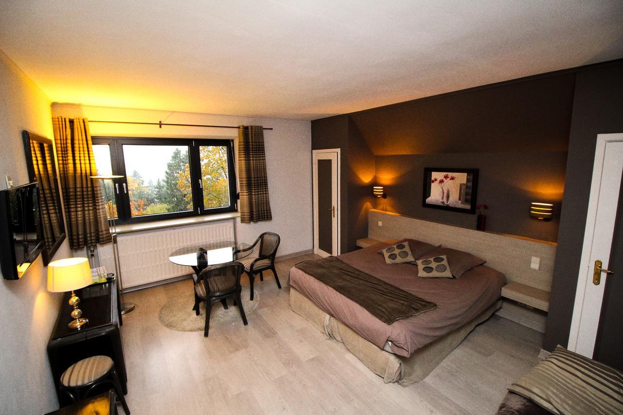 Les Alisiers Hotel Nadrin Екстериор снимка