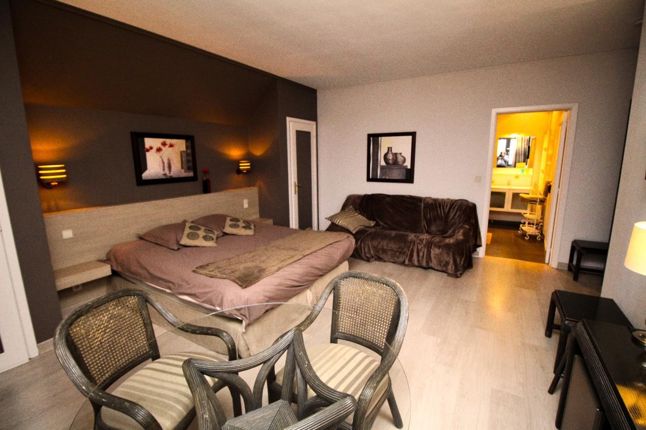 Les Alisiers Hotel Nadrin Екстериор снимка
